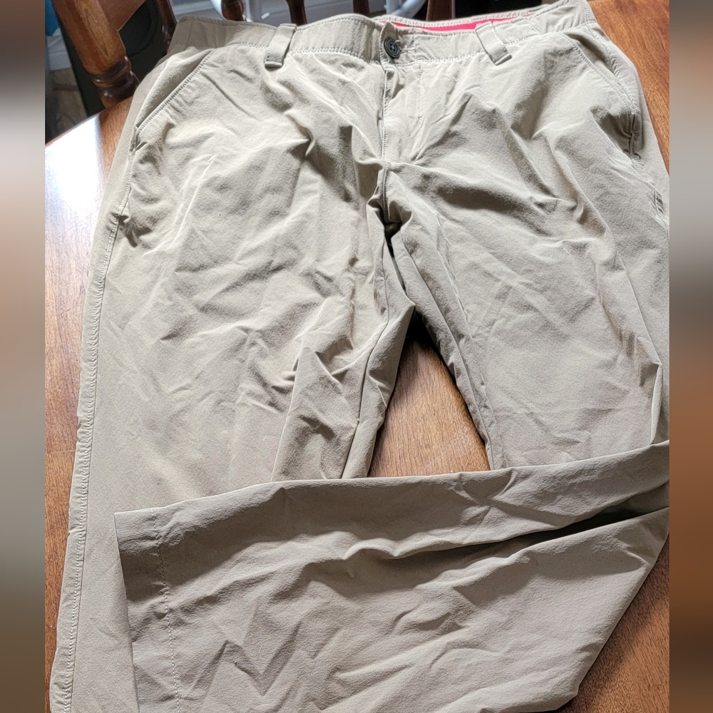 Under Armour men's khaki stretch pants 34x30